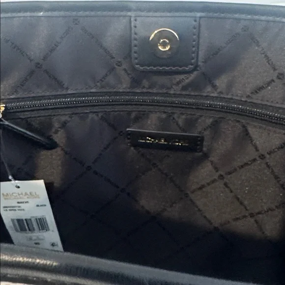 Stunning Michael Kors Large Tote - Picture 8 of 15